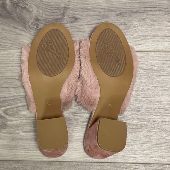 Anthropologie Seychelles Nobody Else Faux Fur Heels - Picture 8 of 8